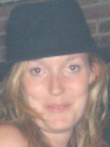 Person who looks like Teri Polo