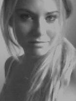 Person who looks like Kiera Chaplin