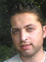 Person who looks like Tobey Maguire