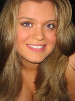 Person who looks like Jessica Alba