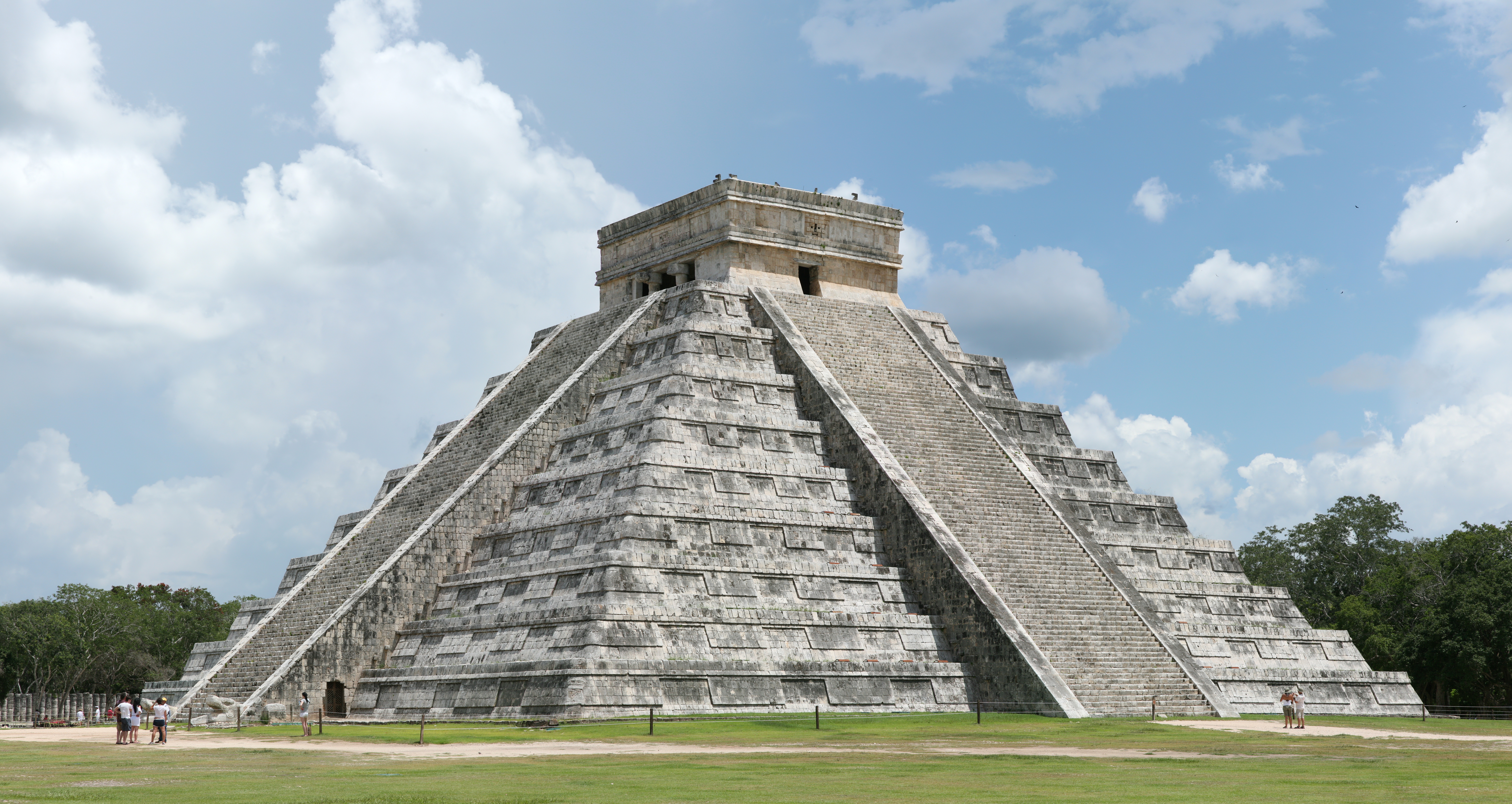 El castillo at Chichen itaz, a heritage site of the Maya Civilization