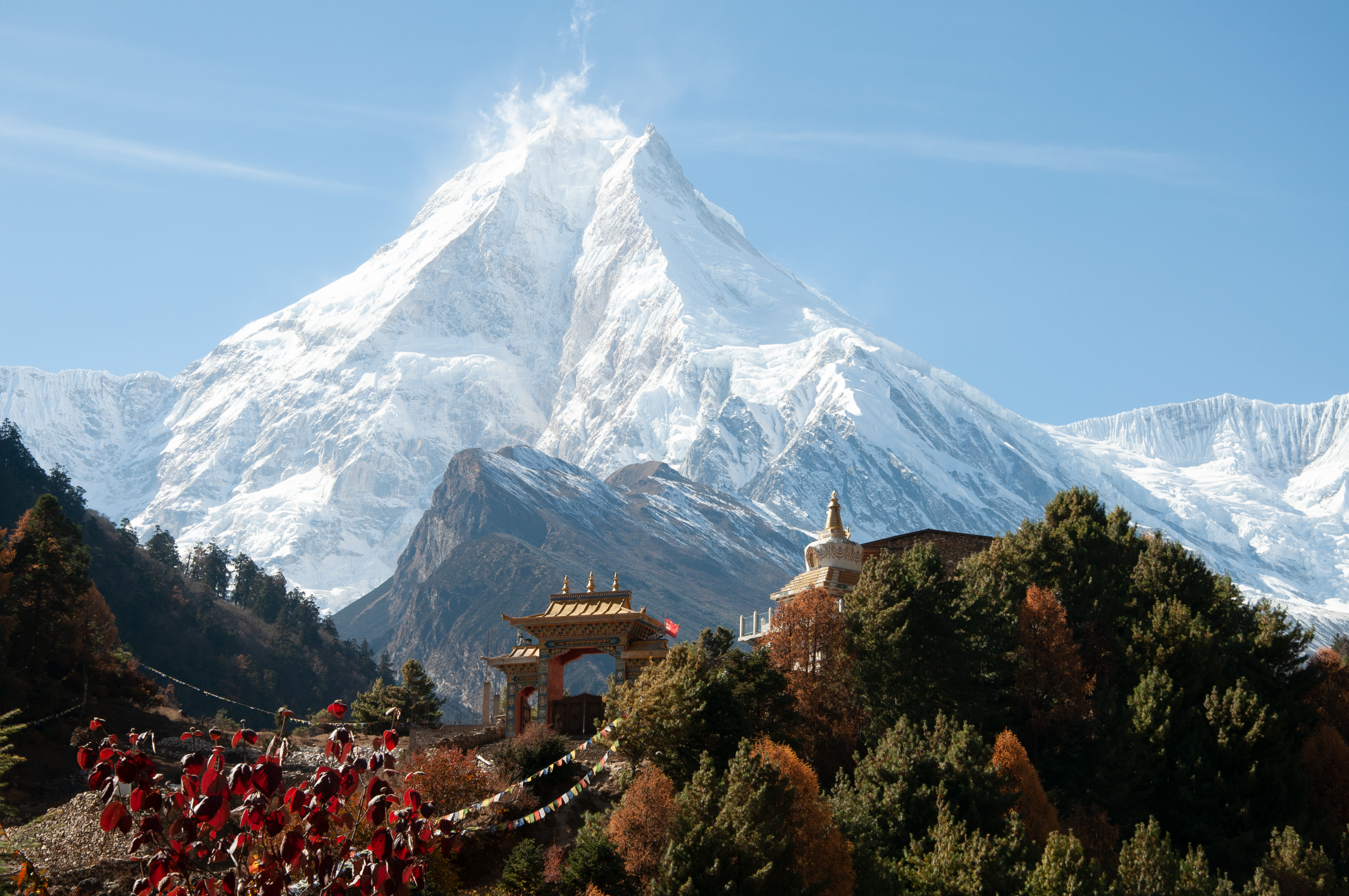 The 10 Tallest Mountains in the World Image