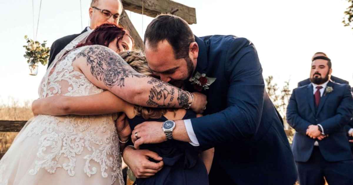 groom-reads-vows-stepdaughter