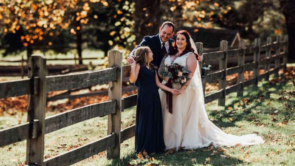 groom-reads-vows-stepdaughter