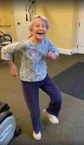 elderly-woman-dancing-end-of-therapy-2