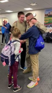 Army-dad-surprises-sons-2