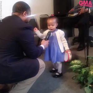 2-year-old-sings-at-church-ariana-allen