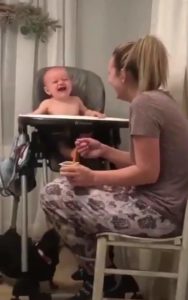 mom-sneezing-baby-laughing-2