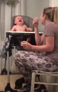 mom-sneezing-baby-laughing-3