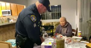 california-policen-buys-groceries-for-elderly