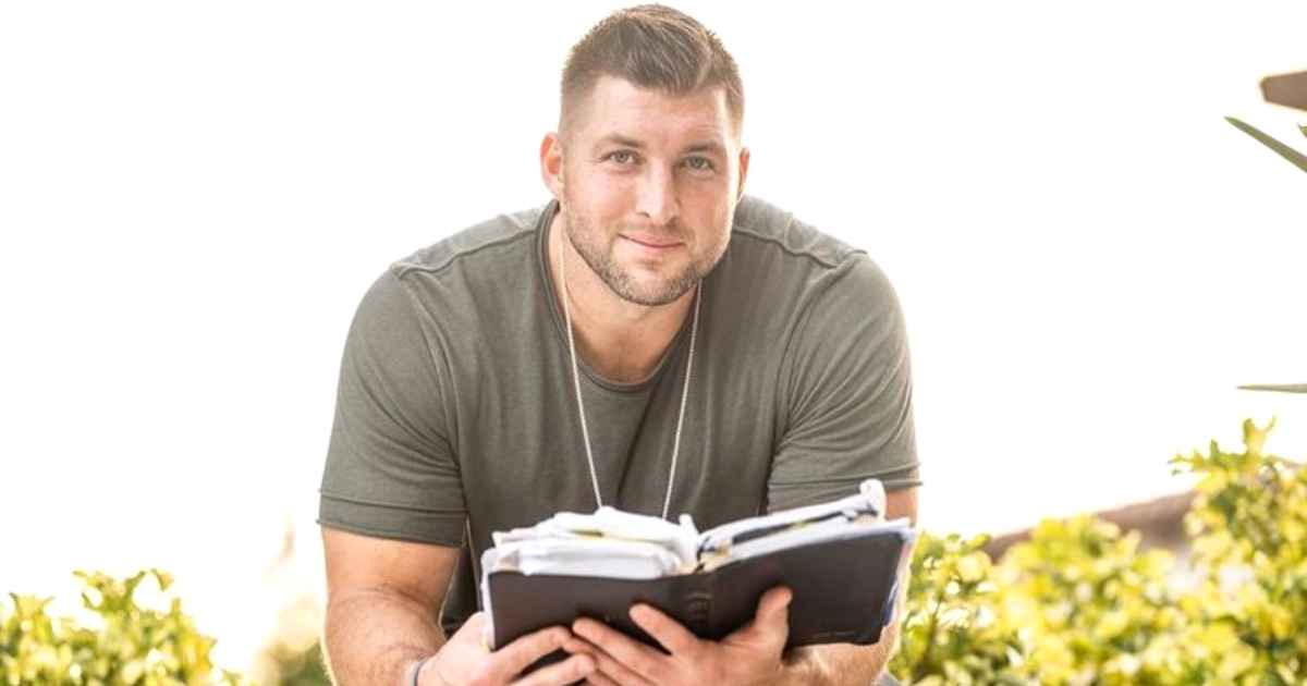 Tim Tebow and his Jesus-soaked football: NYT further osculates the rump of  faith – Why Evolution Is True