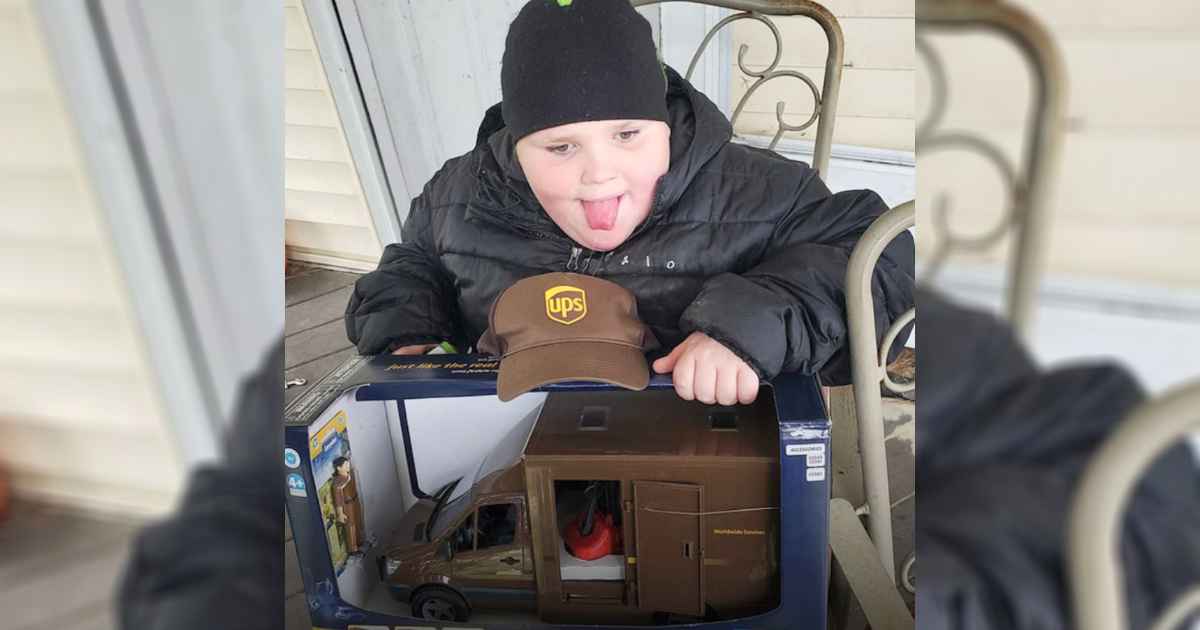 ups-drivers-surprises-boy-with-angelman-syndrome
