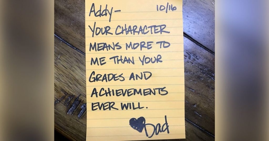 Dad These Notes Dad Writes Over 600 Uplifting Lunchbox Notes To Ease Daughter's Anxiety ...