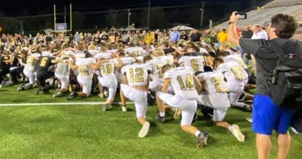 Tennessee High School Football Team Holds Post Game Prayer After School 