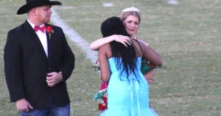 homecoming queen gives away crown