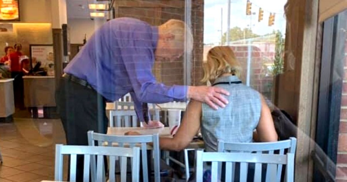 chick fil a worker prays for customer