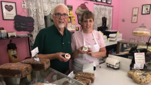 patient-sends-cakes-to-doctor