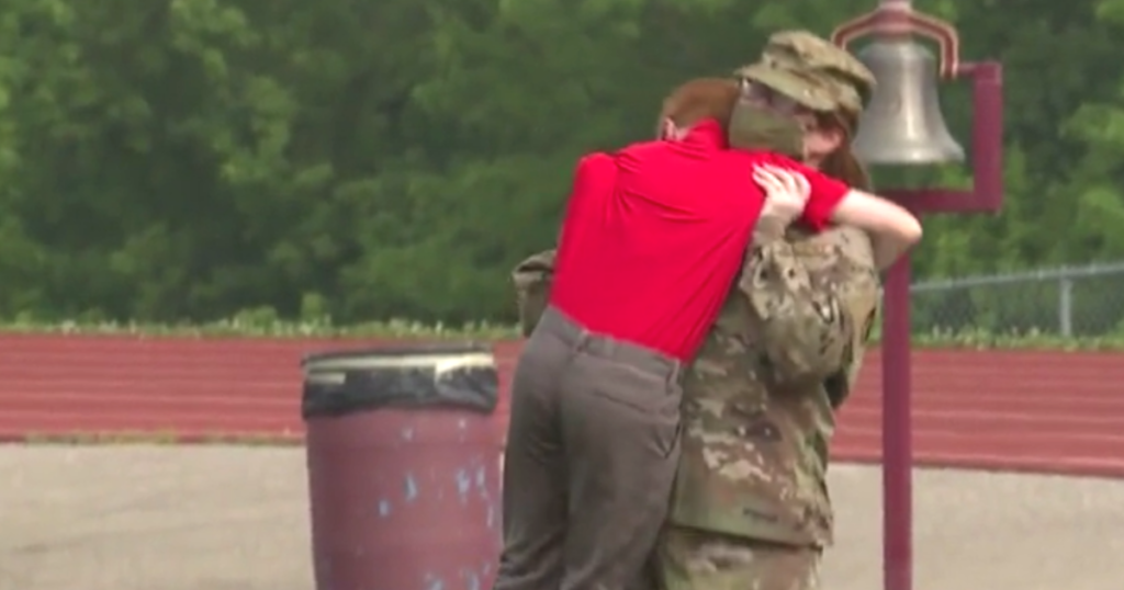 Military Mom Surprises Sixth Grader During Graduation In Heartwarming Video Faithpot 2850