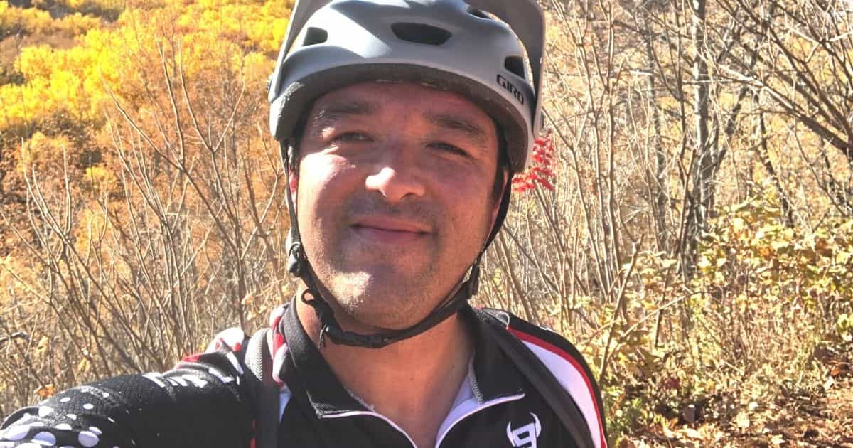 er doctor saves cyclist