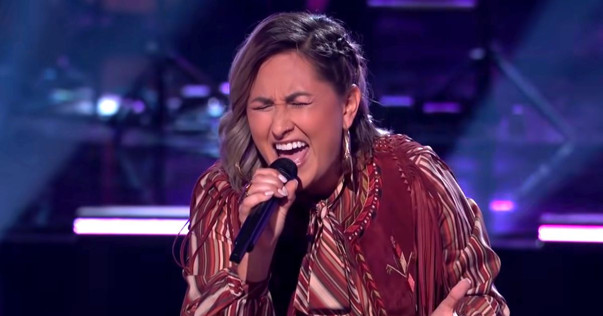 The Voice Contestant Takes Judges To Church With Lauren Daigle's 'Hold