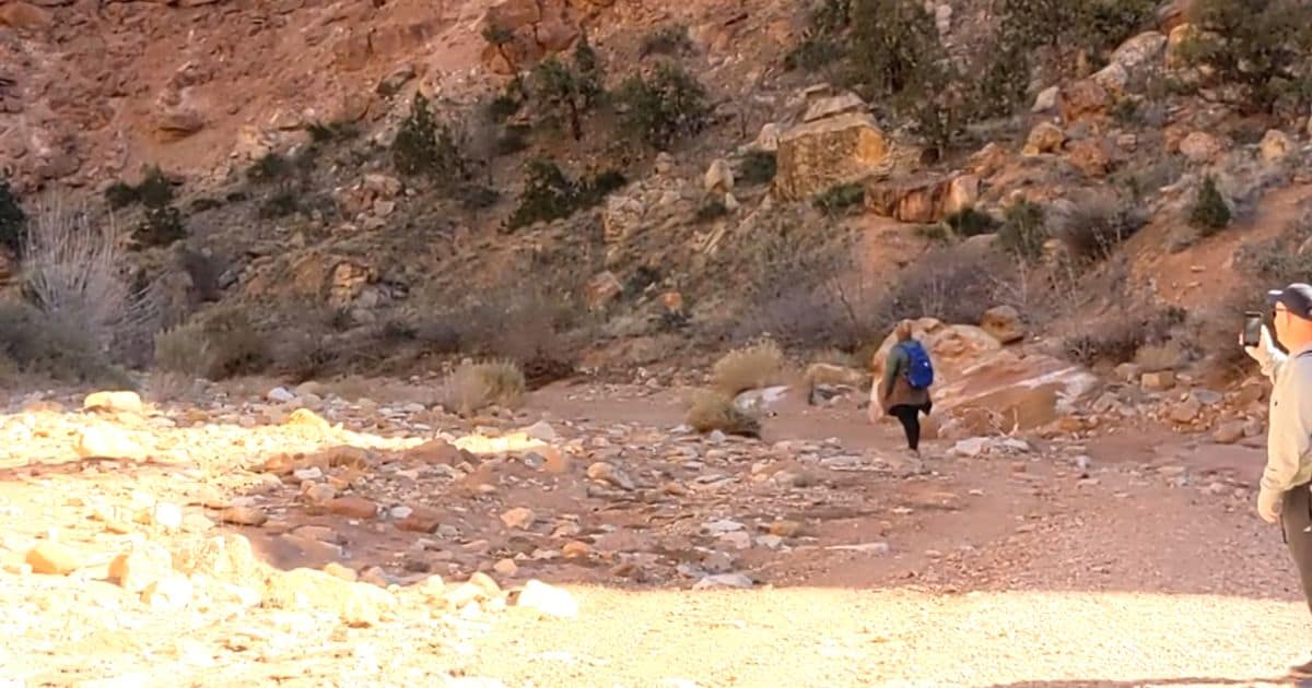 singing-amazing-grace-in-canyon