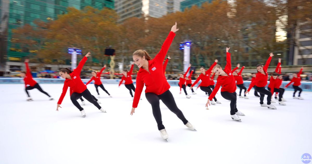 haydenettes-synchronized-skaters