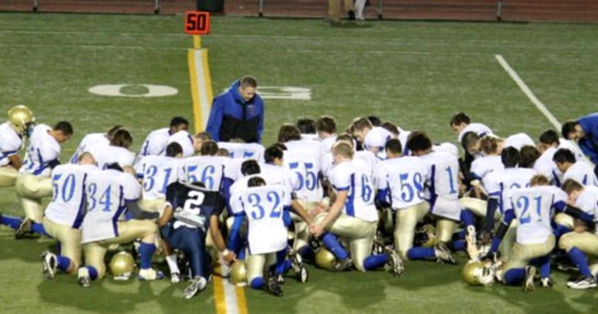 praying-coach-fired-joe-kennedy