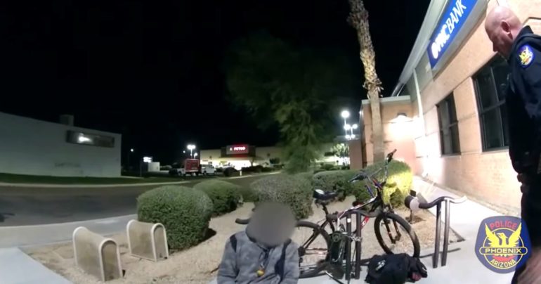 phoenix-police-officers-act-of-kindness