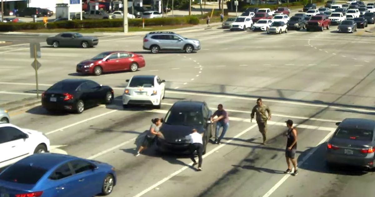 drivers-save-unconscious-woman-florida