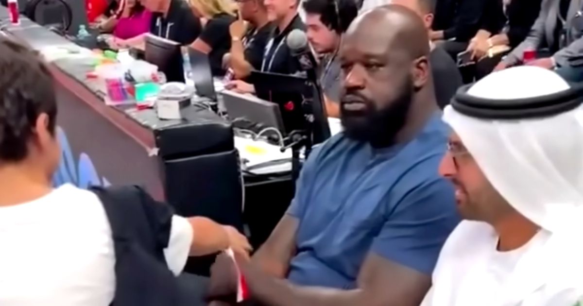 Shaq handshake