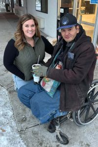 couple-helps-homeless