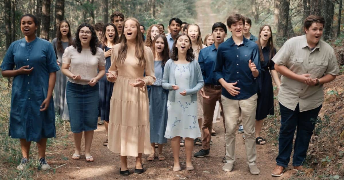 High School Students Glorify God with Beautiful Rendition of 'Behold