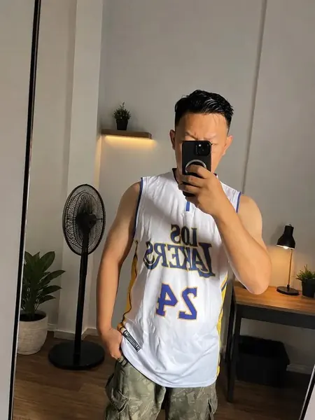 Customer photo: L.A. Lakers Home Jersey 24