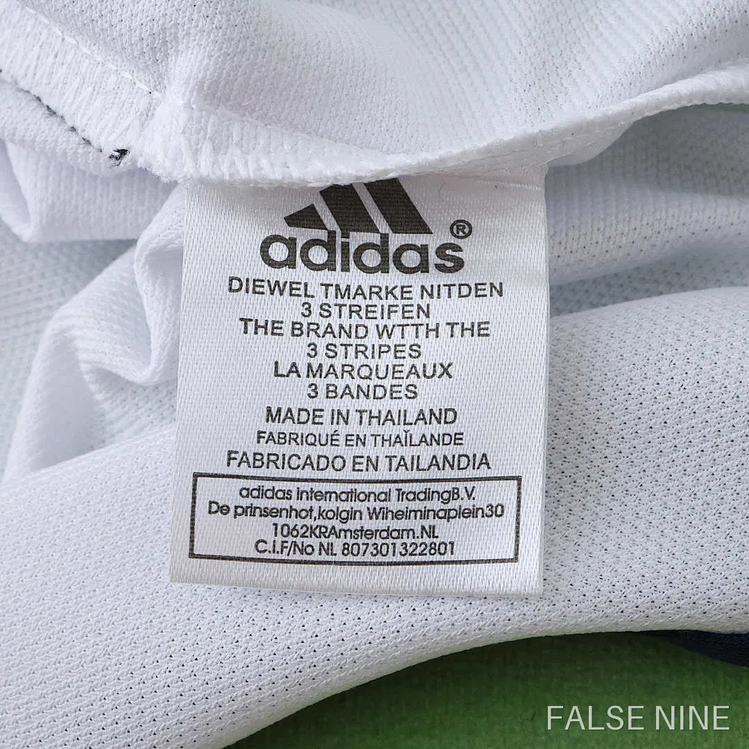 Real Madrid 2000/01 Home Kids Kit (Retro), photo 28