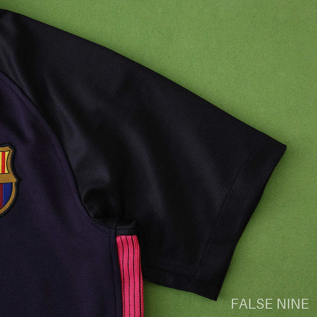 16/17 FC Barcelona / Barça away retro Kids kit, photo 9