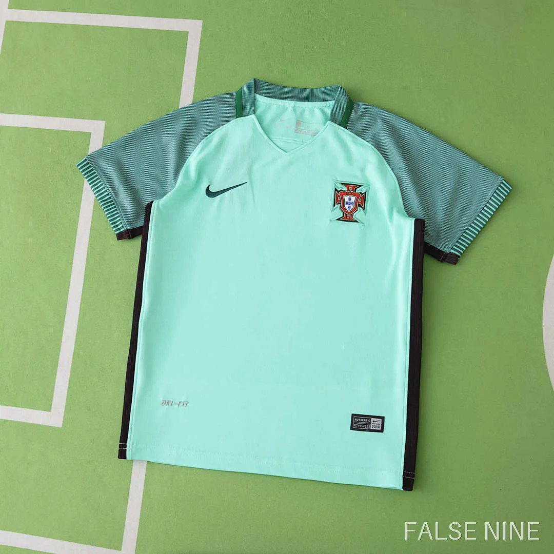 2016 Portugal away retro Kids kit, photo 1