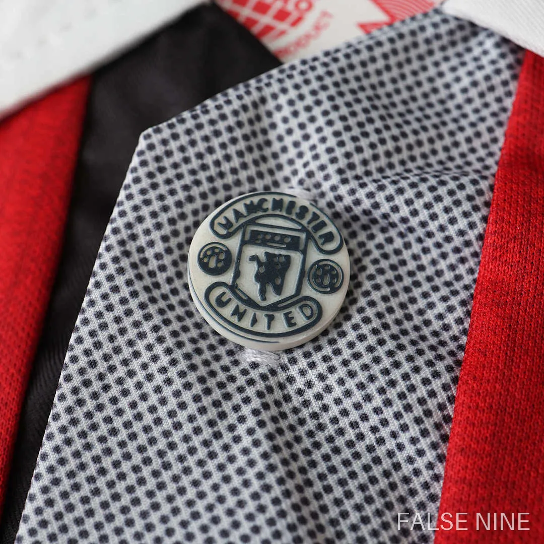 Manchester United 1996-97 Home Shirt (Retro Fan Version), photo 6
