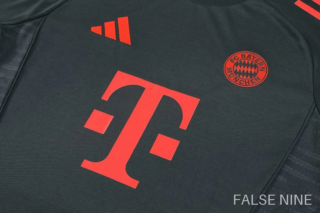 Bayern Munich 25/26 Training Kit (Fan Version), photo 15