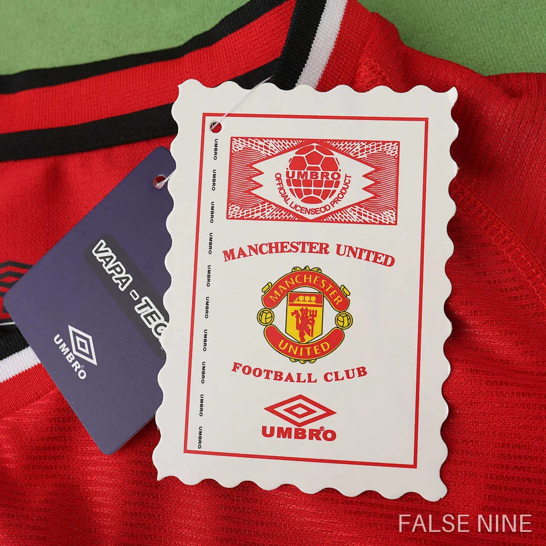 0002 Manchester United F.C. home retro Fan version, photo 16