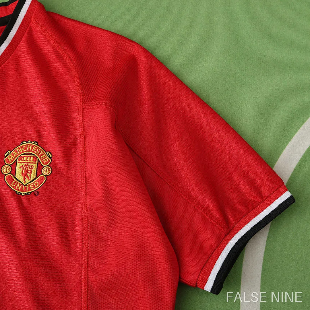 0002 Manchester United F.C. home retro Fan version, photo 10
