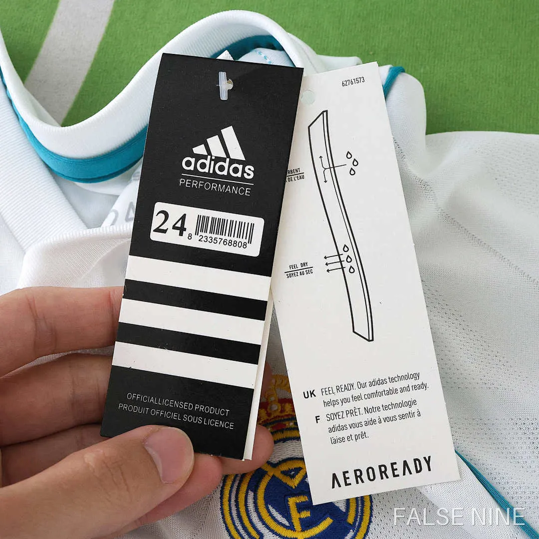 Real Madrid 17/18 Home Kids Kit (Retro), photo 34