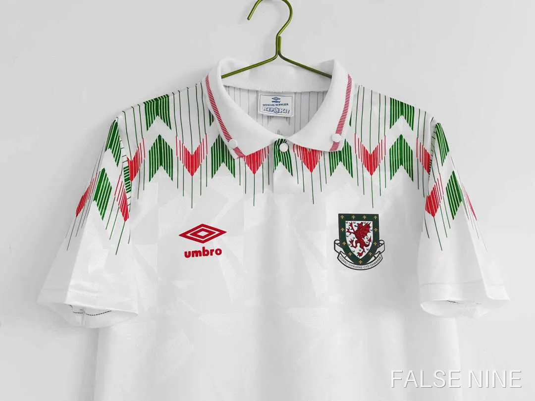 Wales 1990-92 Away Retro Jersey (Fan Version), photo 2