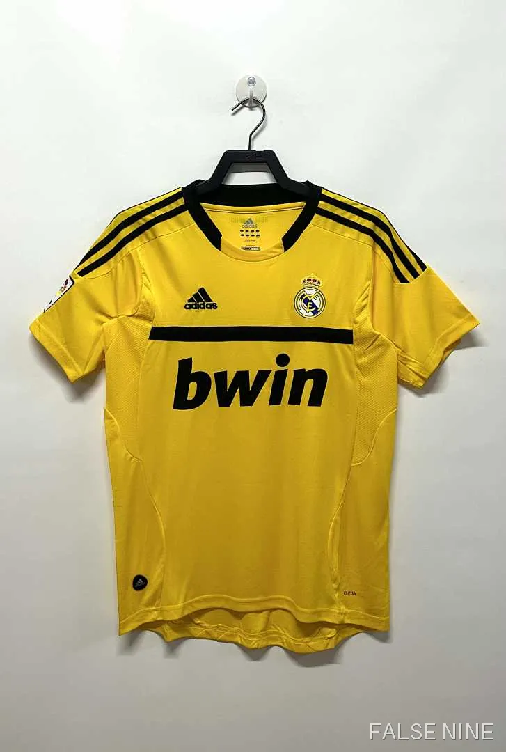 11/12 Real Madrid Yellow Goalkeeper retro Fan version, photo 1