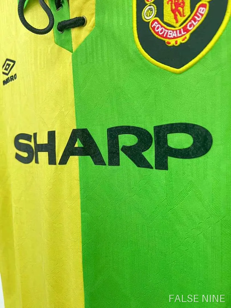 Manchester United 1992-94 Away Shirt (Retro Fan version), photo 4