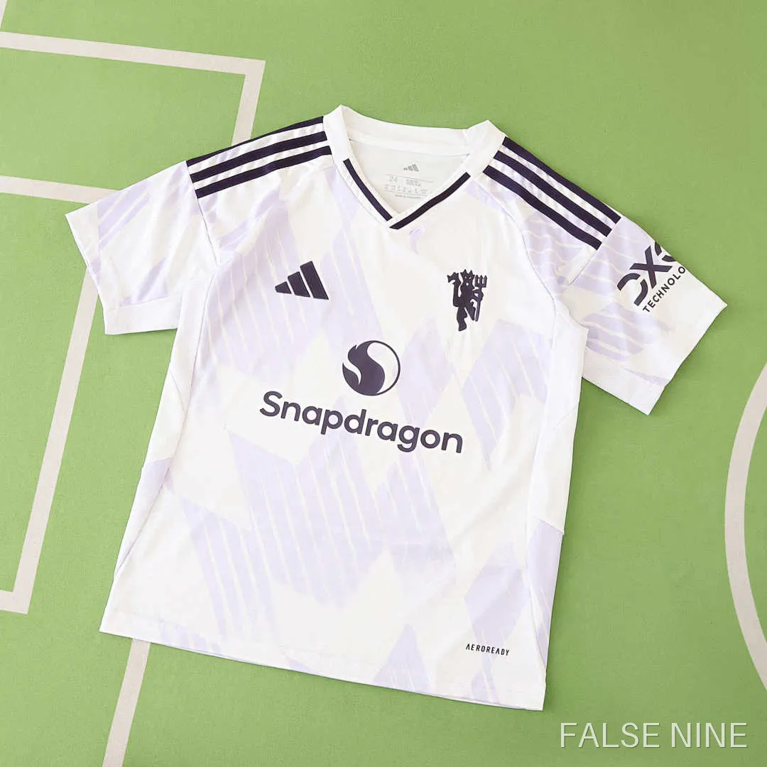 Manchester United 25/26 Away Kids Kit, photo 1