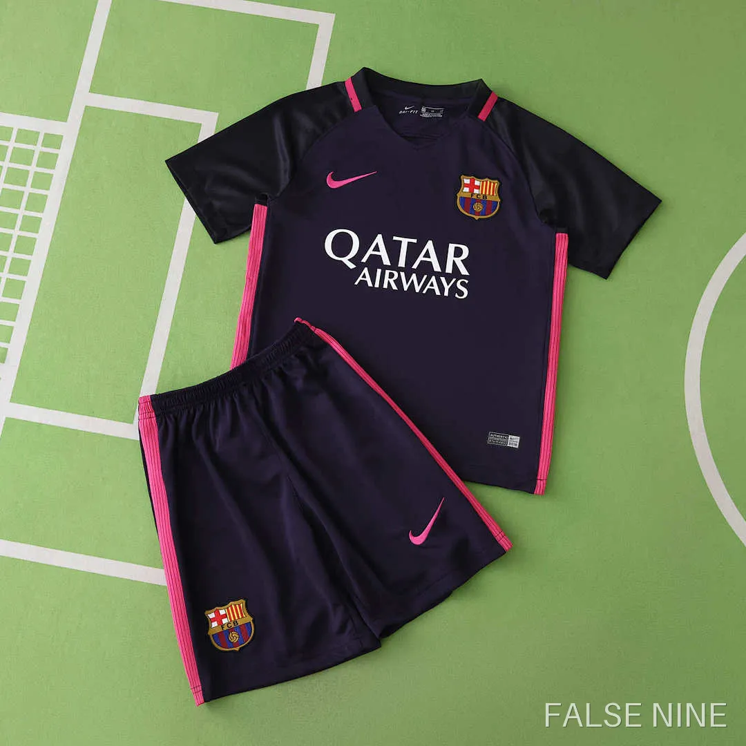 16/17 FC Barcelona / Barça away retro Kids kit, photo 13