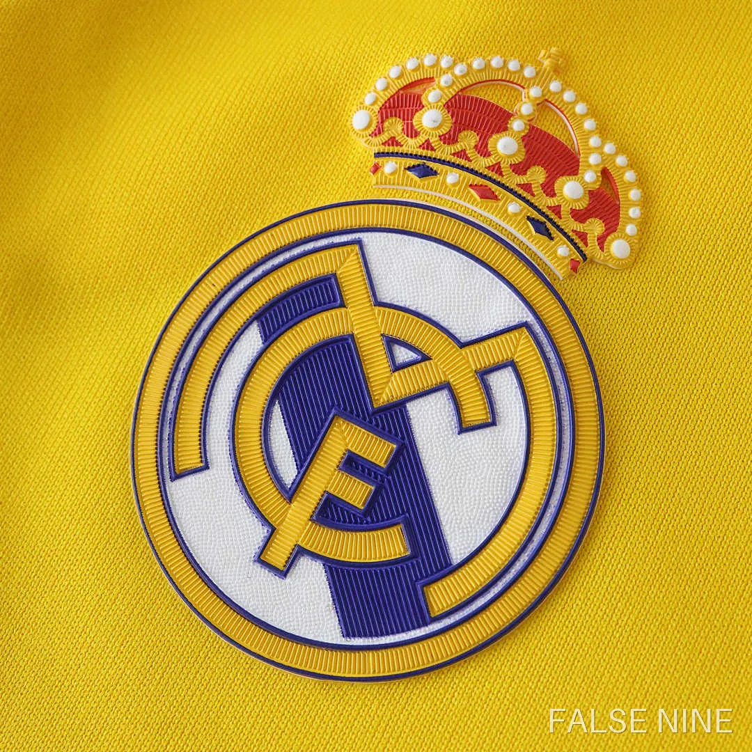 Real Madrid 2011-12 Goalkeeper Kids Kit (Retro), photo 12
