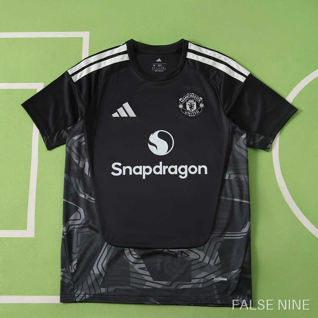 Manchester United 26/27 Goalkeeper Shirt (Fan Version), photo 1