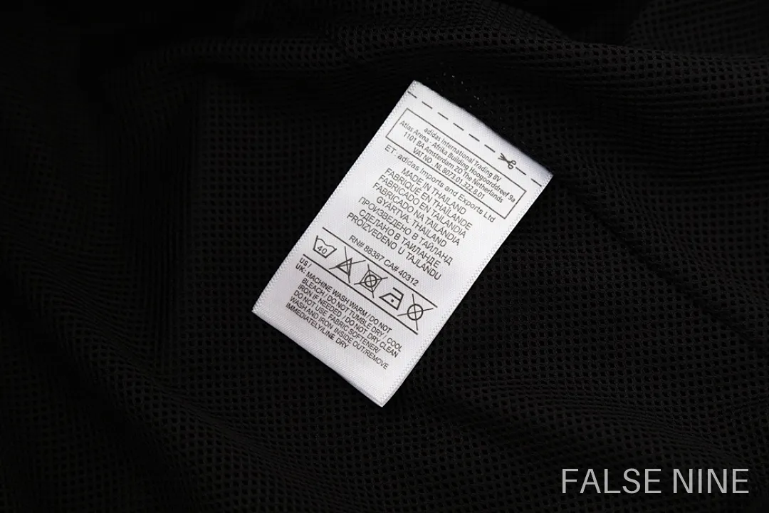 Newcastle United 25/26 Training Windbreaker, photo 3