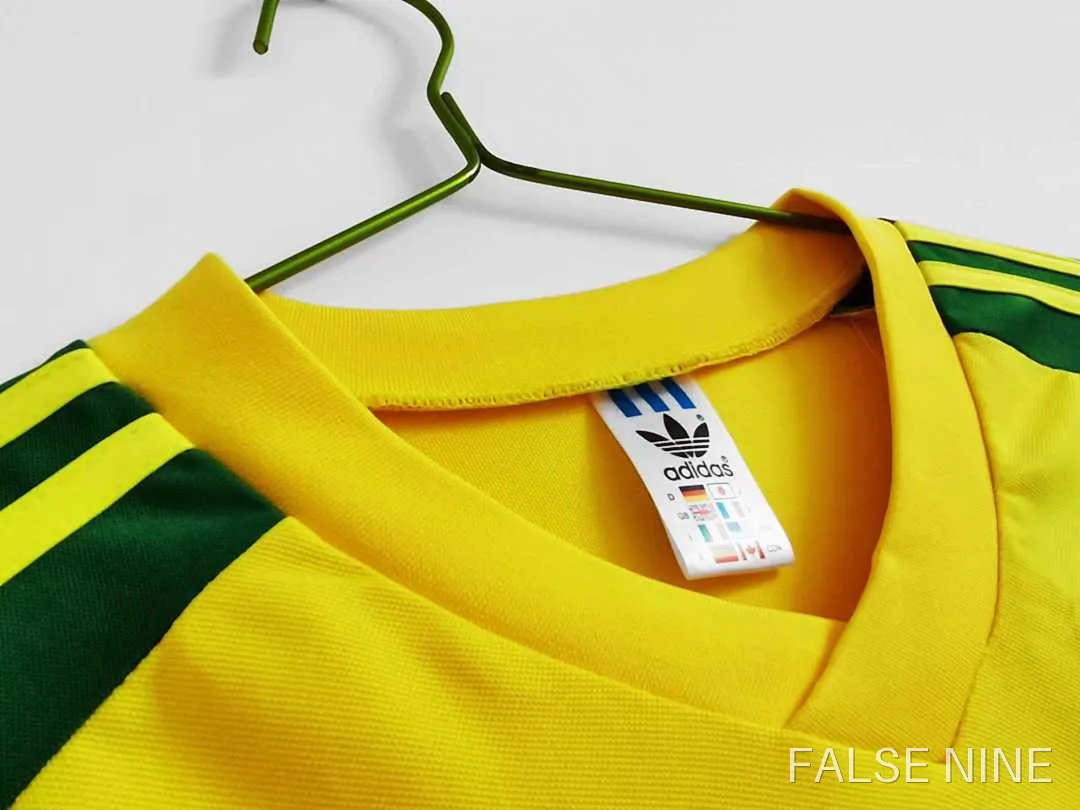 Wales 1982 Away Retro Shirt (Fan Version), photo 10